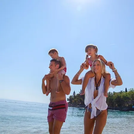 Hotel Medveja Holiday park 3*