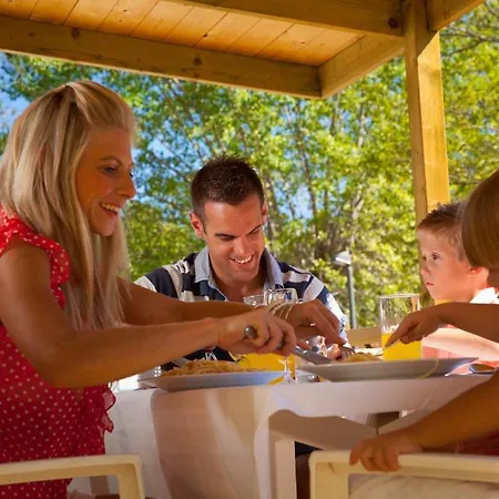 Park za odmor Hotel Medveja 3*